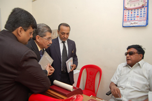 This is how a visually impaired can teach Braille
